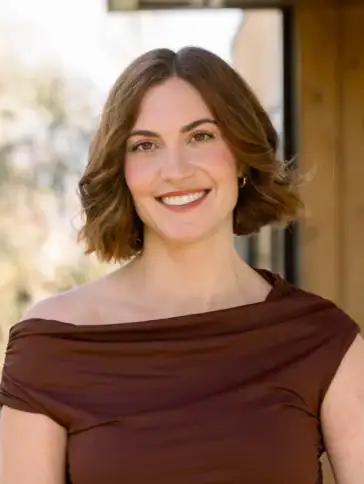 Mikaela Street headshot.